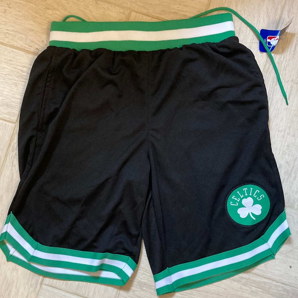 Mens Medium NBA Celtics shorts